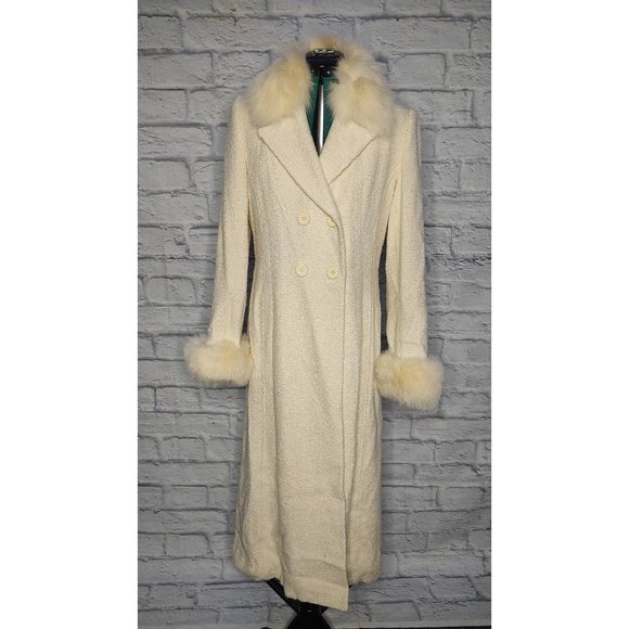 Marvin Richards Jackets & Blazers - Marvin Richards Women's Dress Coat White Buttons Lined Wool Blend Fur Trim USA 6